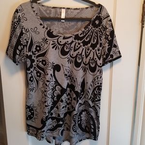 LuLaRoe Classic Tee Size L black floral on grey